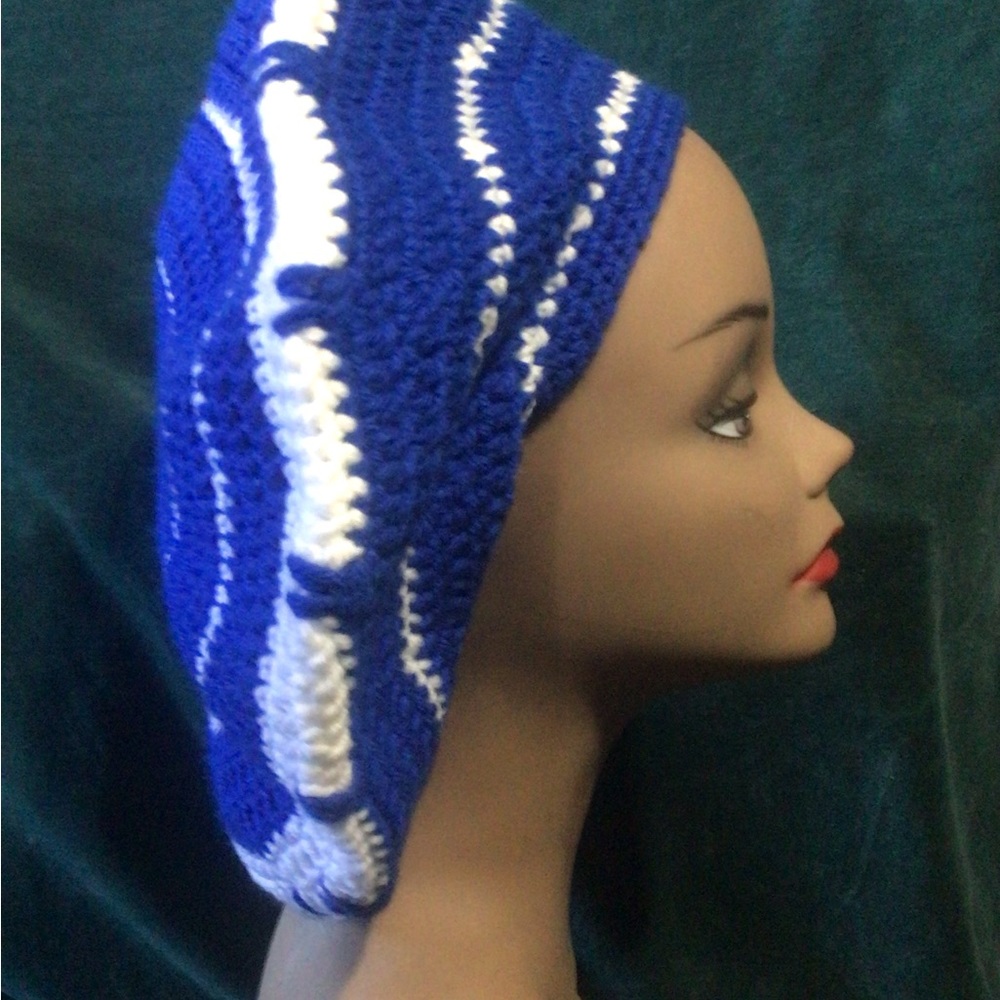 Handcrafted hat - Picture 2 of 2